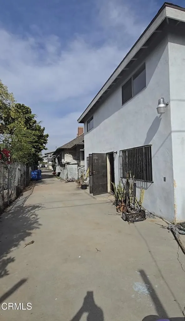 1020 W 42nd Place, Los Angeles, California 90037 home-pic-9